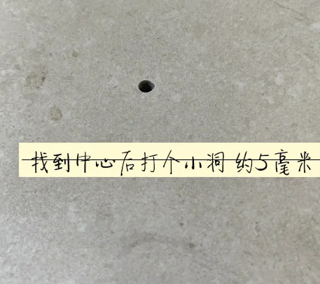 四川瓷砖空鼓维修公司专业解答在瓷砖铺贴过程中，如果砂料搅拌不均匀，将会带来以下问题